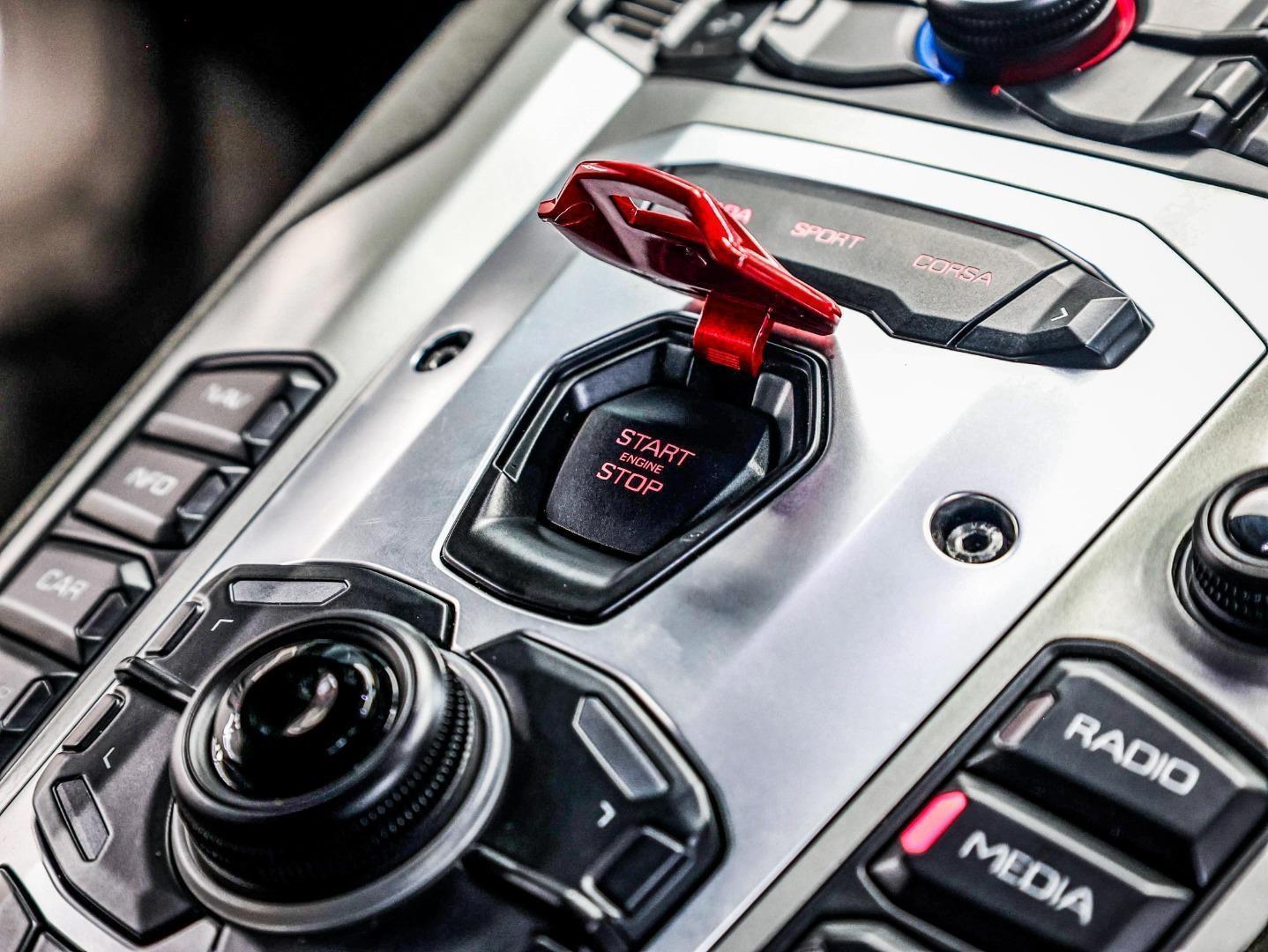 Lamborghini Aventador 2016 - Image 7