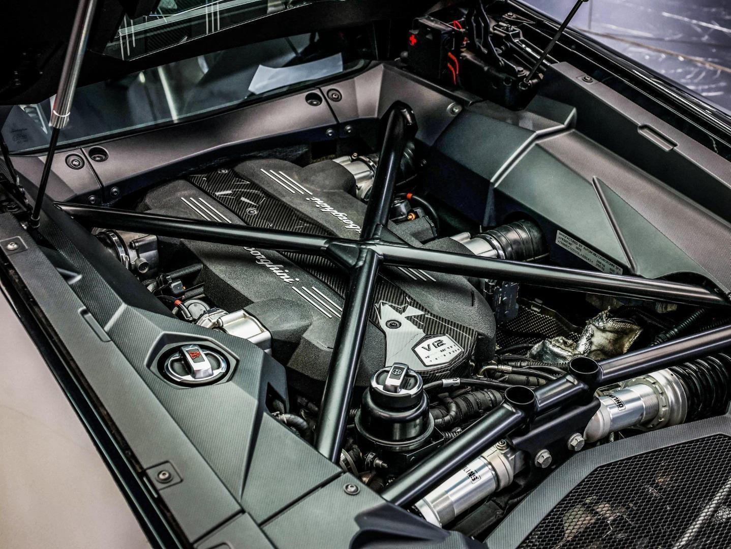 Lamborghini Aventador 2016 - Image 12